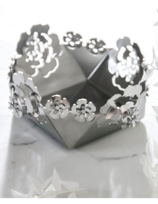 Tiara Basket